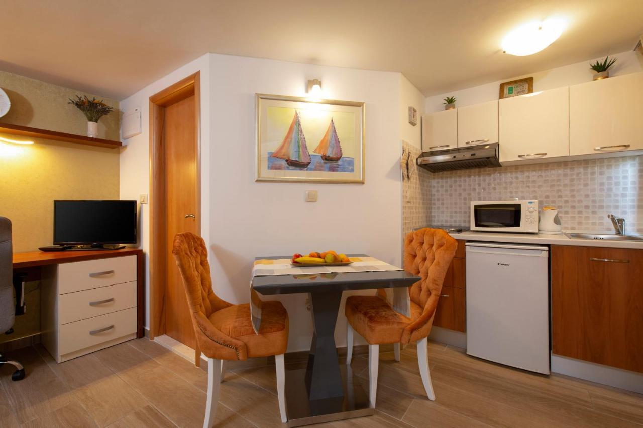 Studio Apartment Oleander Σπλιτ Εξωτερικό φωτογραφία
