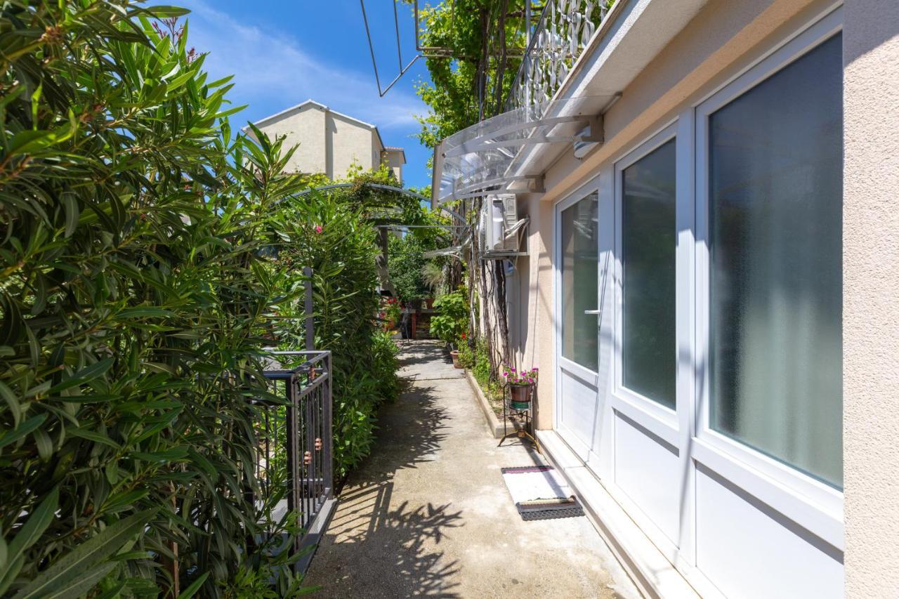 Studio Apartment Oleander Σπλιτ Εξωτερικό φωτογραφία